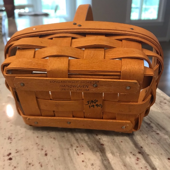 99 Longaberger small basket - Picture 4 of 4